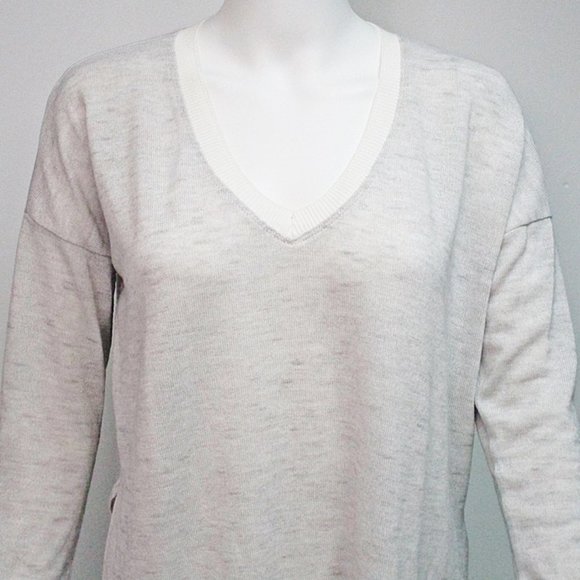 Wilfred Aritzia Asymmetrical Hem V Neck Sweater - Picture 2 of 6